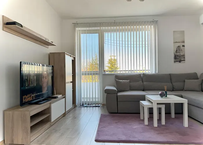 Restful Apartment For 4 Guests In Burgas